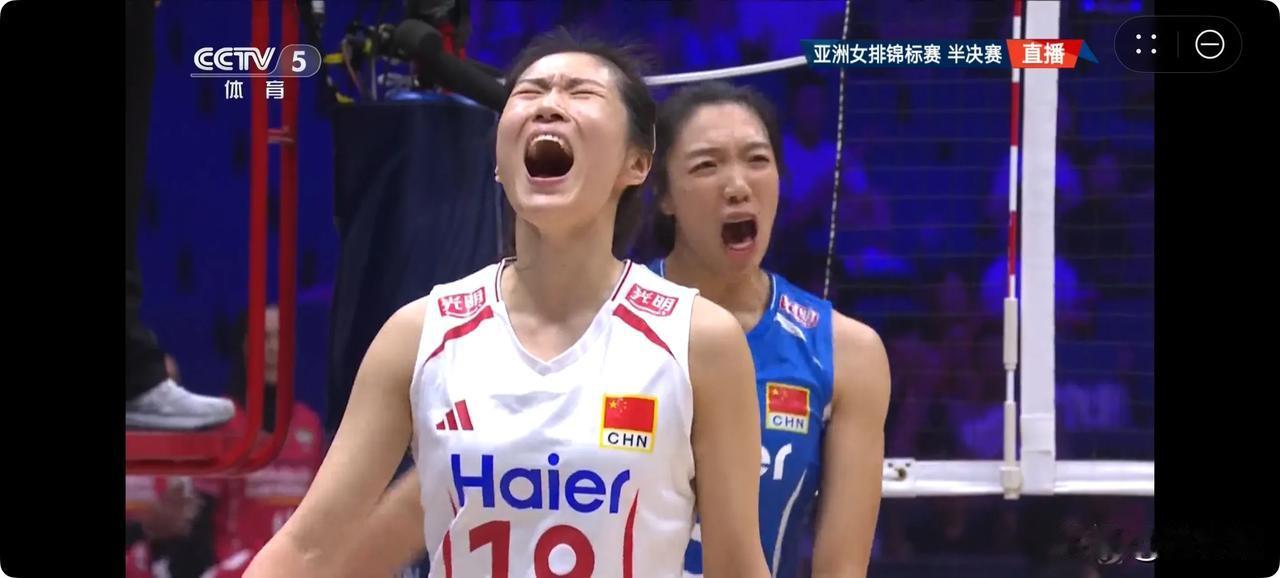 女排亚锦赛决赛的赛程这是怎么安排的？
作为东道主，中国女排和泰国女排双双进入决赛