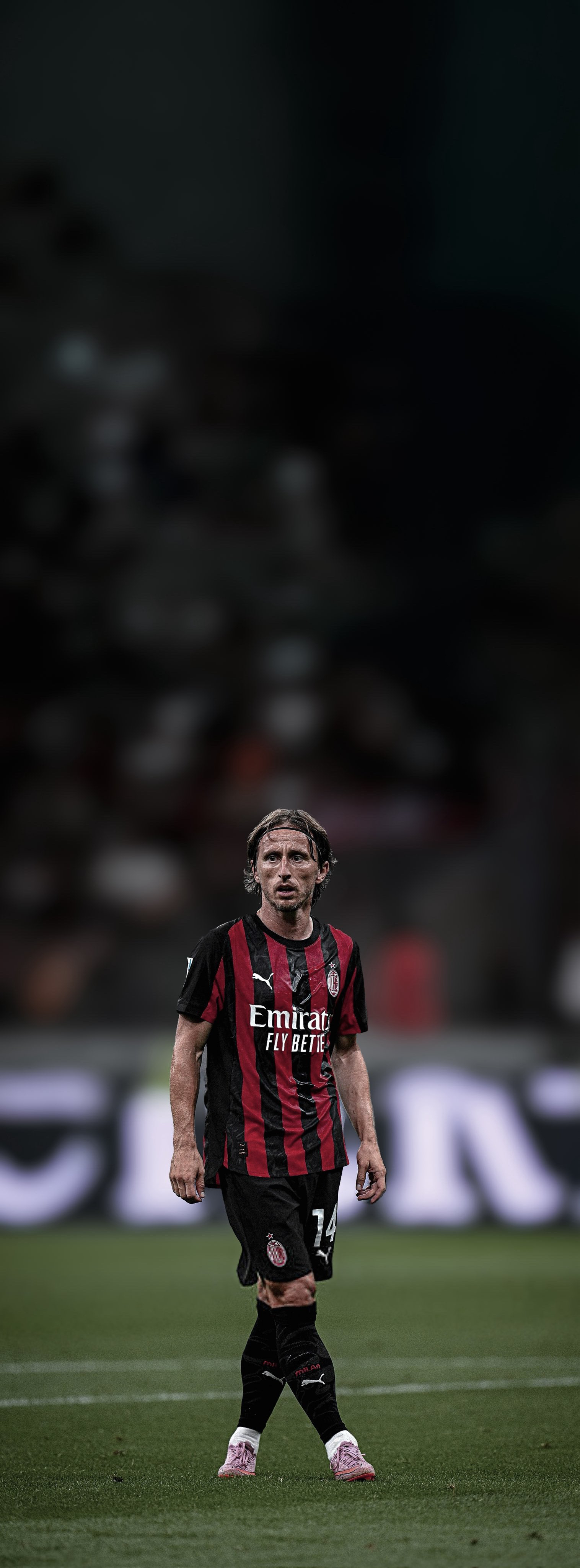 【手机壁纸分享】 ❤️🖤 莫德里奇🇭🇷.sempremilan