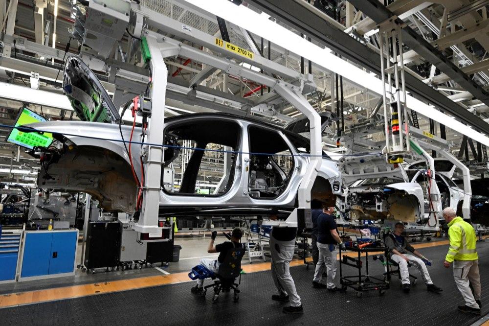 又打算折腾了？德国准备重新审视对华贸易关系
 
默克尔时代，德国曾经是欧洲领头羊