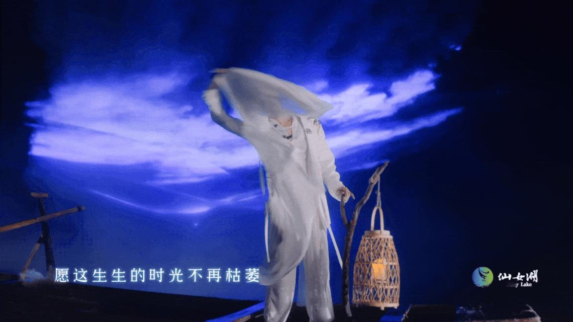 好像冷宫里发了疯的妃子？[疑问] ​​​