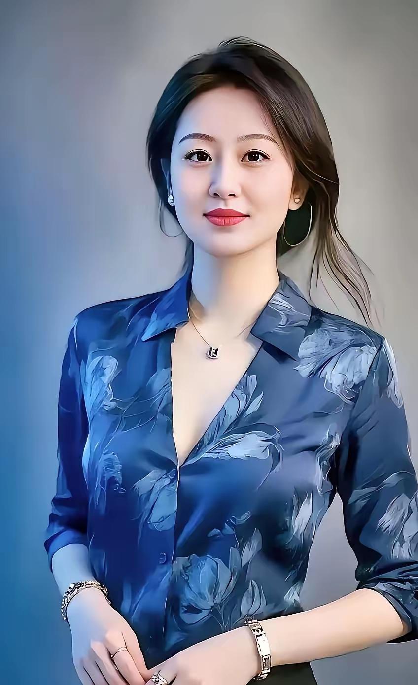 大概90%的男人不会拒绝这样“一见倾心”的美女吧？
高贵儒雅的气质，貌若天仙的容