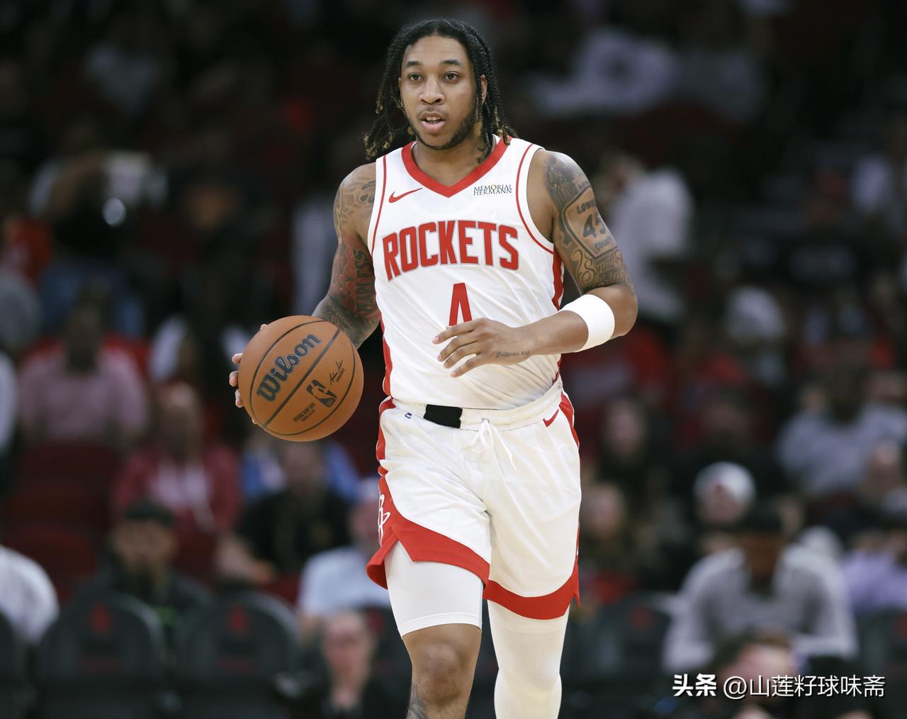 抠门老板终出手，火箭与怪才空卫双向奔赴，补上齐最后一块拼图，季后赛兵强马壮。
