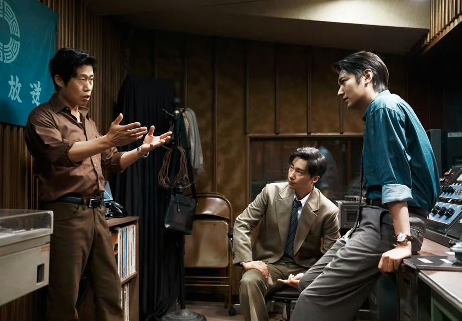 柳海真 李敏镐 《暗杀者们》剧照～2026年秋天上映。 