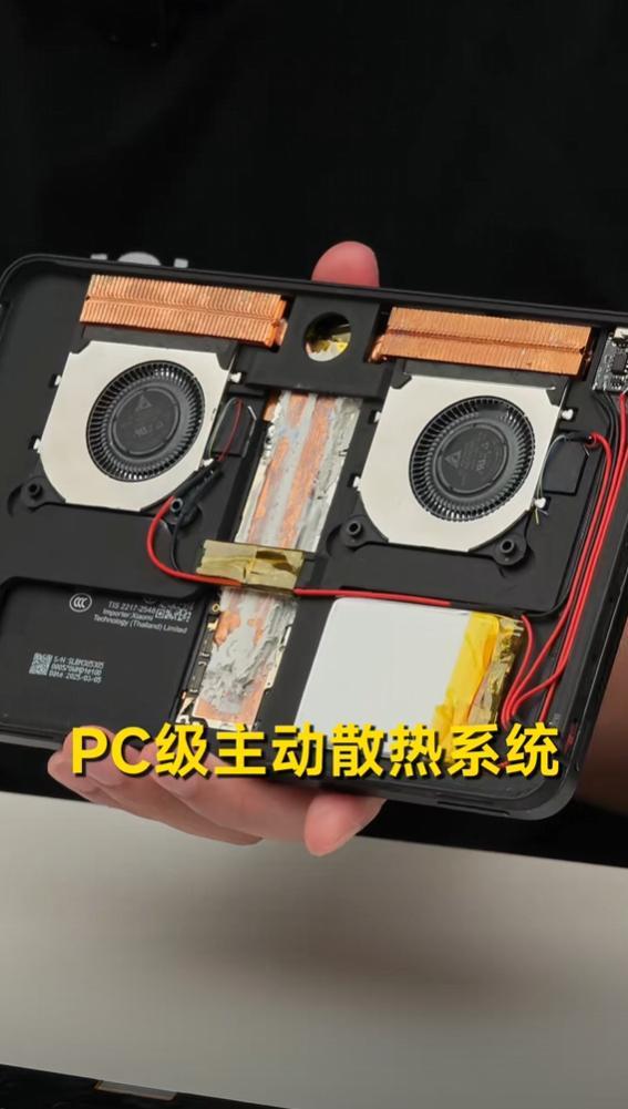 米粉太有才了！爆改REDMI K Pad简单来说，米粉将一套完整的PC级主动散热