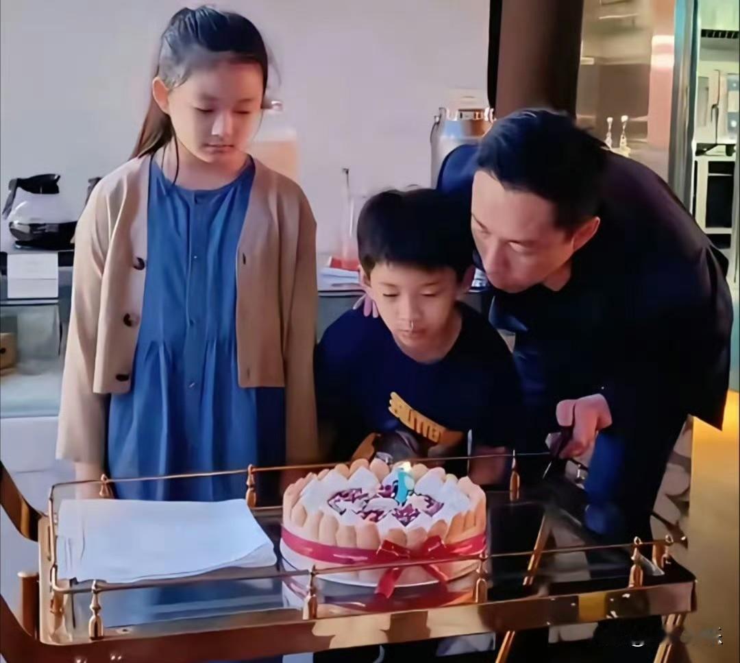 汪小菲儿子的身高上了热搜后才发现，两个孩子太会长了。

台媒爆料，汪小菲和马筱梅