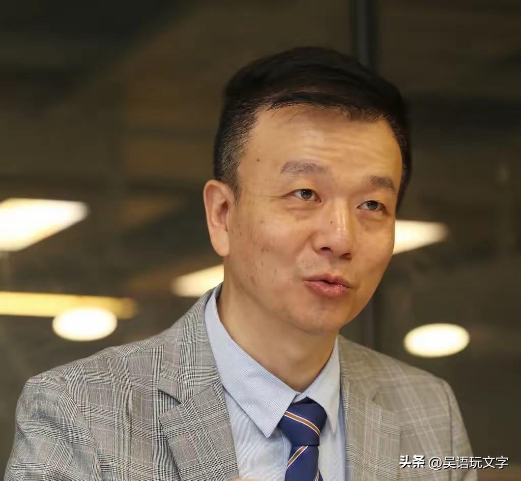 其实于北辰的童年非常不幸，他在接受岛内媒体采访时称，他父亲是山东人，爷爷还是做生