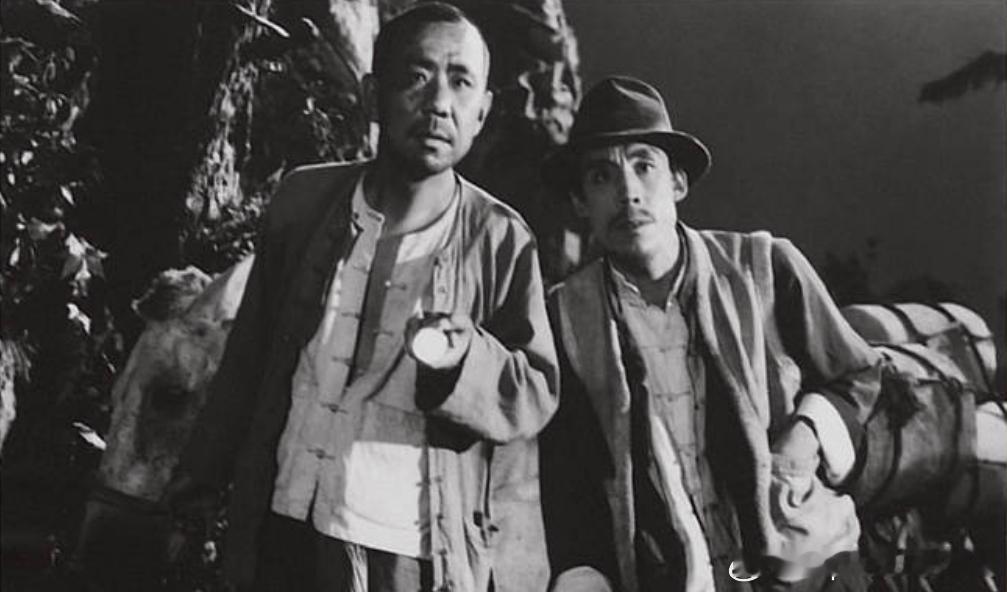 1955年电影《神秘的旅伴》剧照，田烈饰演的萧五与李颉饰演的魏福历史影像 ​​​