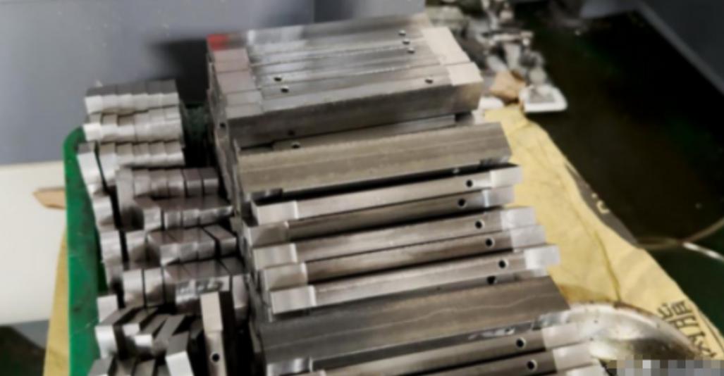 [中国赞]2009年，浙江一位五金厂老板接到以色列的订单，为其生产冲压件。后来，