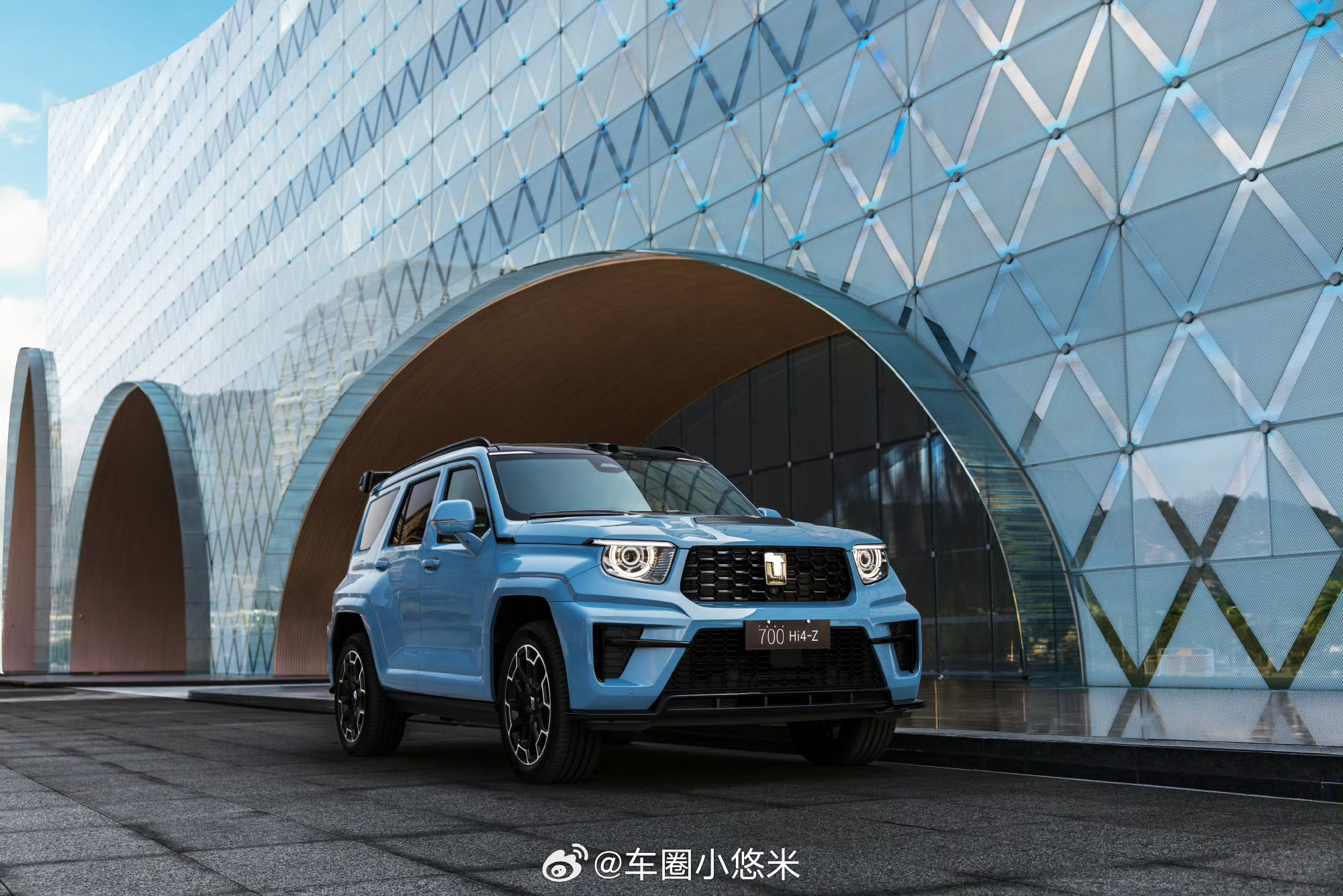 跟着魏建军看懂全新坦克700！上海摩登DAY预售开启，魏总用影像+经典车讲透设计