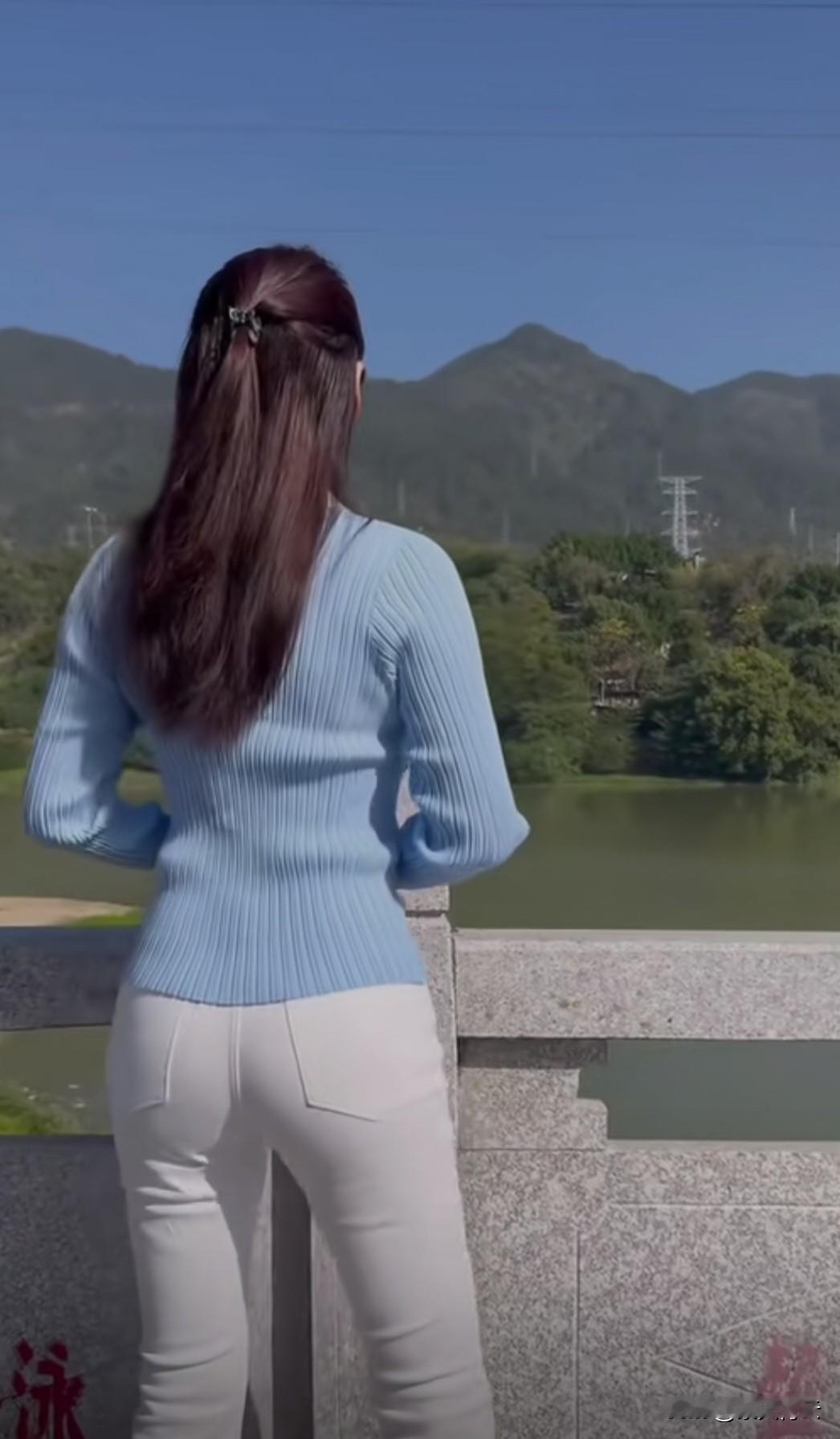 追求情绪稳定，核心或许不是控制情绪本身，而是建立可靠的内在支撑体系。

忙碌，是