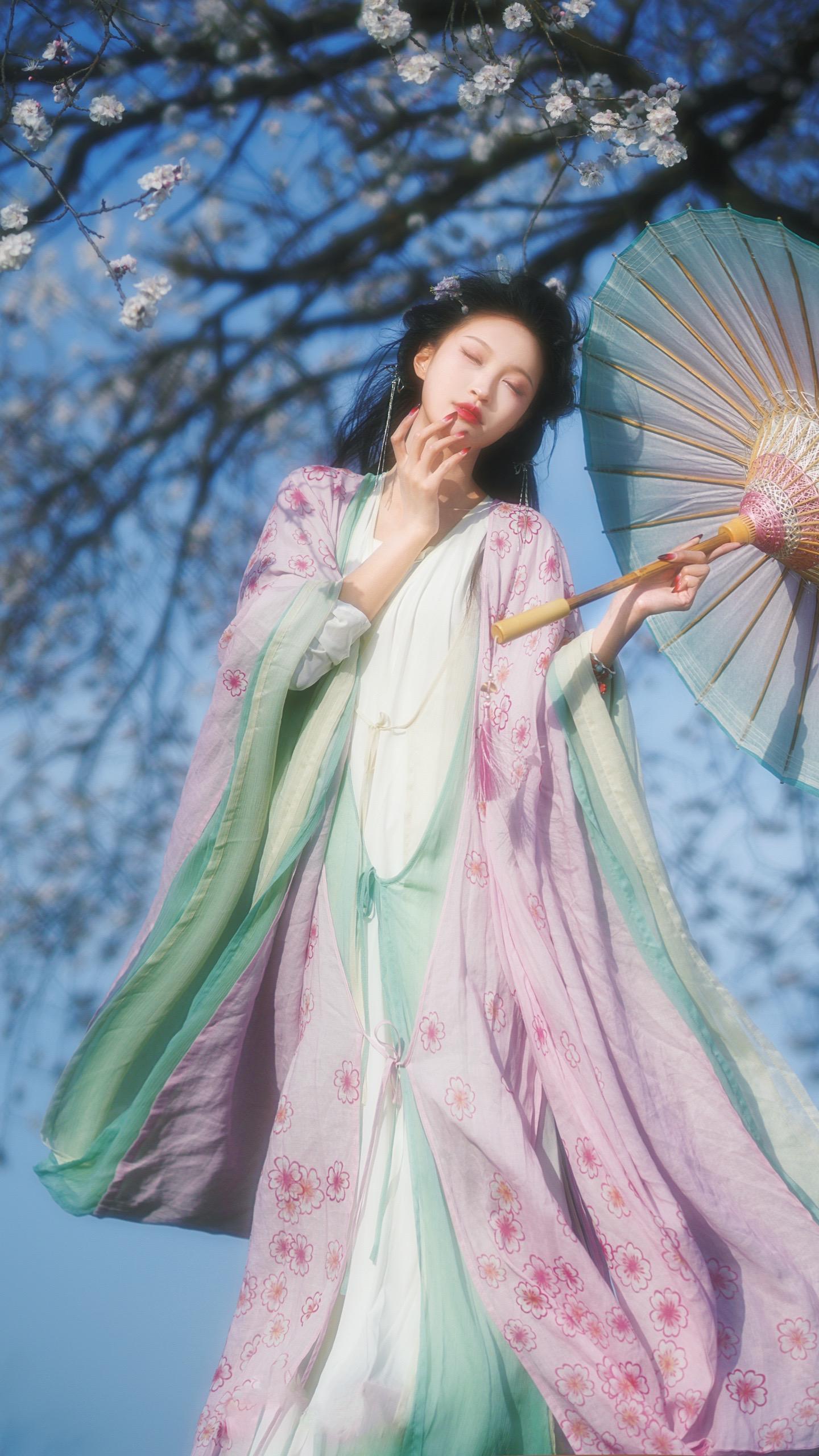 “蝴蝶蝴蝶，你认错花了”