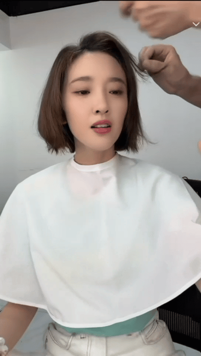 唐艺昕一口气唱了在浪姐的所有歌曲 唐艺昕清唱的时候我在屏幕前跟着哼，哼着哼着就想