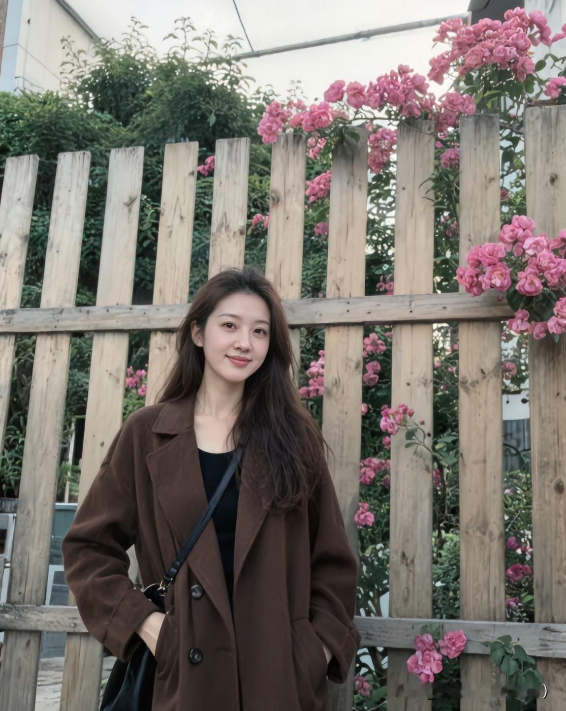 生活这事儿，
真的不必太张扬。
不管你现在过得风生水起，
还是暂时遇到点难处，