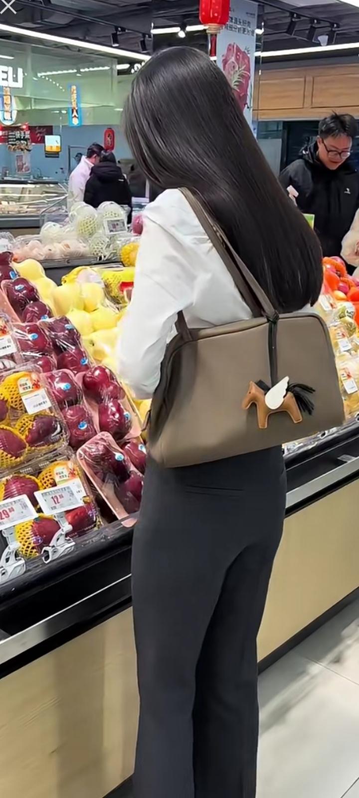 新年爱好打卡49. 岁岁年年，四季轮回，人来人往，世事变迁。唯一不变的，是心底的