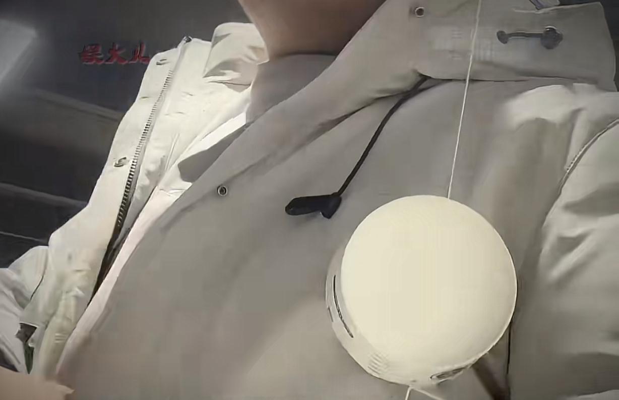 万万没想到，一句“男装的吊牌非得是吊牌吗？”居然让男生成为了这场女装退货风波里的