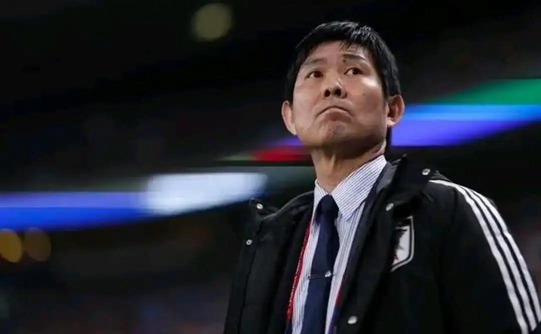 日本教练森保一，
赛前曾经吹牛逼。
他说目标是夺冠，
日本会击败巴西。
吹牛虽然