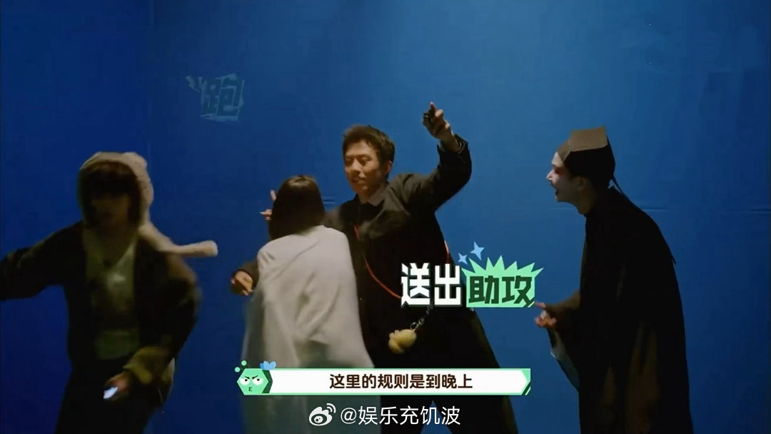 穆祉丞钻到汪铎怀里周五晚高疯小小的依赖瞬间超戳人，穆祉丞钻进汪铎怀里，温柔又治愈