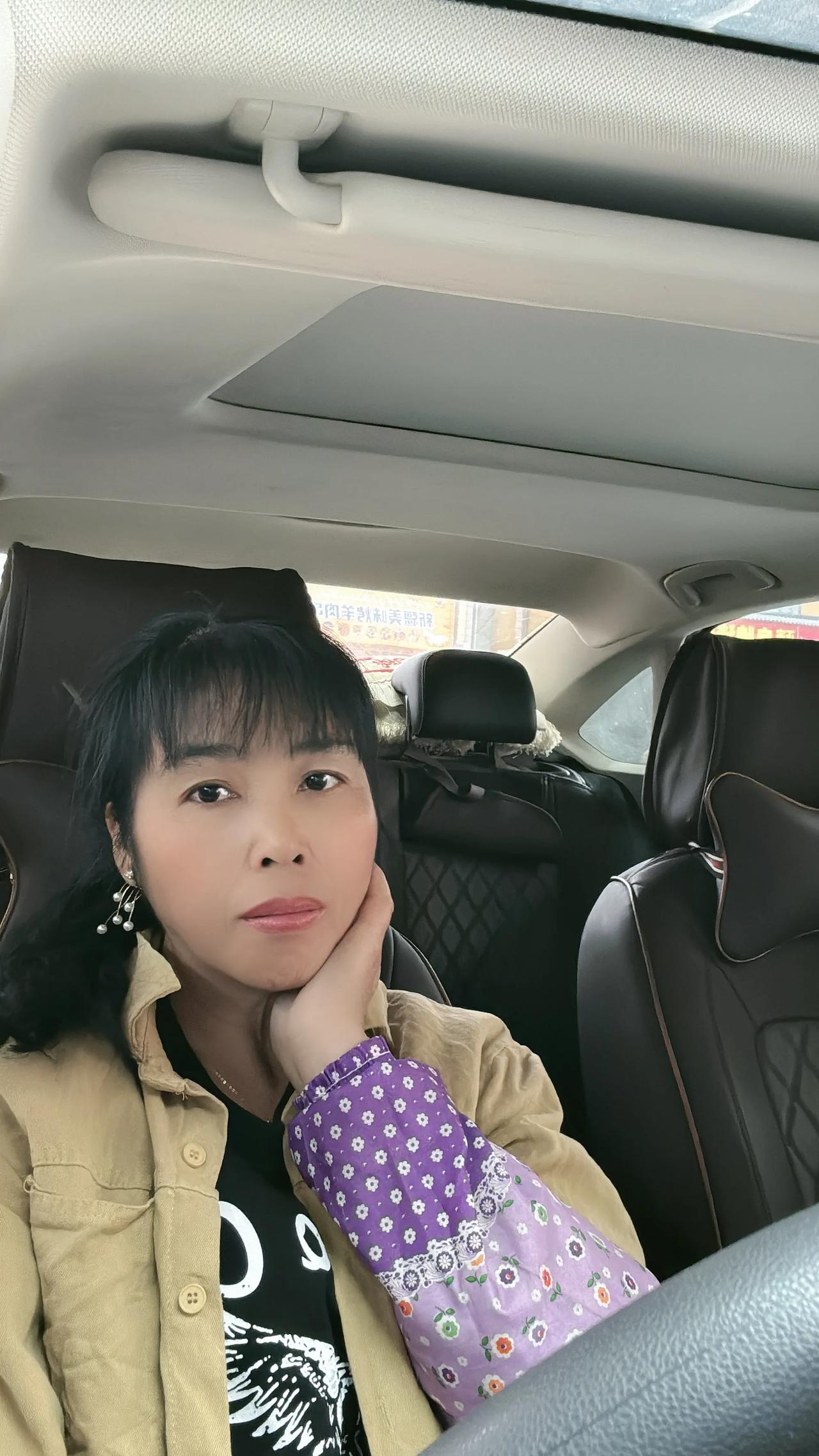 大家好，我是离婚女人记是一个人打工生活，2025收到第一个工资，5200元的工资