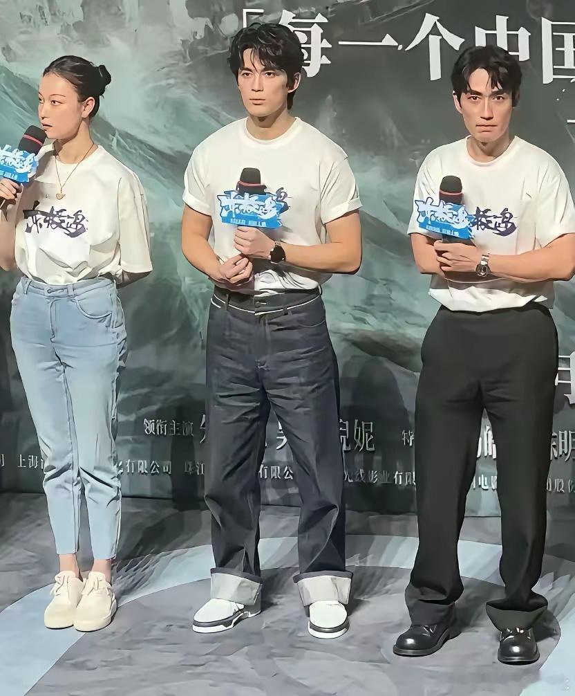 吴磊都这么壮了吗？这才是大家应该追求的健康身材，别再说以“瘦”为美了吴磊 ​​​