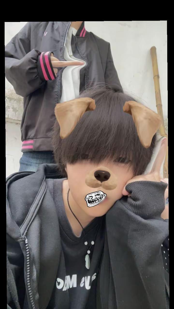 人乖圈小脾氣好。