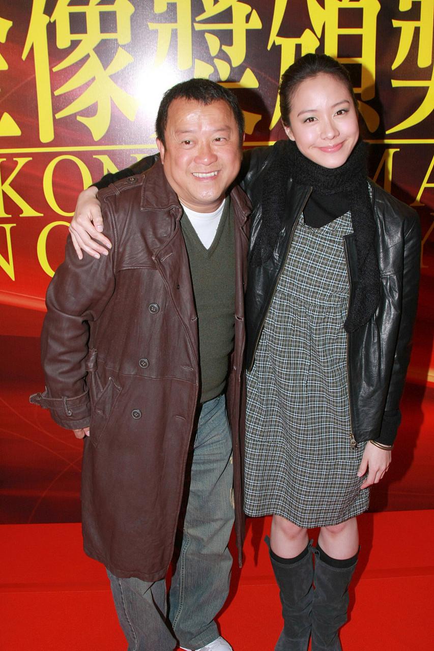 曾志伟当年被打的有多惨？
2001年夏天他刚从上海回香港，落地就扎进旺角酒吧喝到