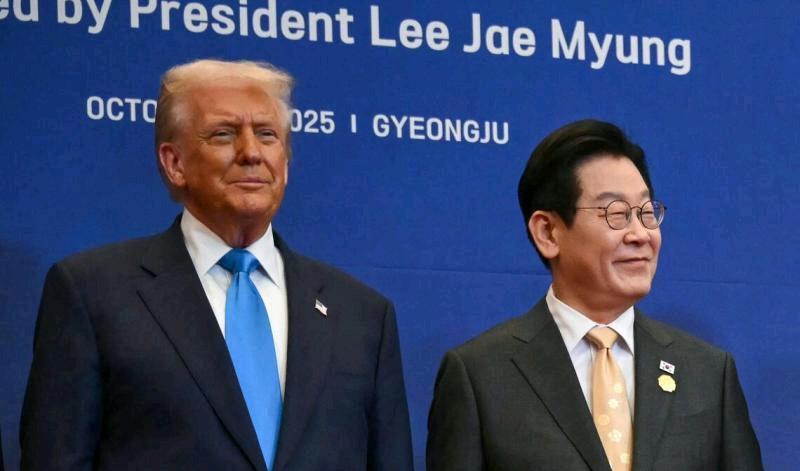 美国总统特朗普在社交媒体上宣布，他将把韩国多种商品的关税提高到25%，指责韩国“