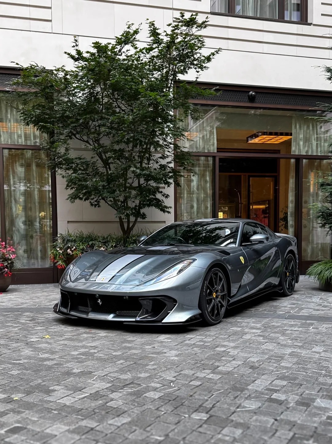 早上好，这还不算顶帅吗？Ferrari 812 Competizione绝美车片