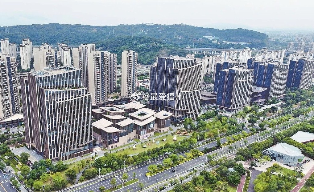 公积金新政有望唤醒十万亿沉睡资金此次新增的“支付物业费”等用途，表明公积金的覆盖