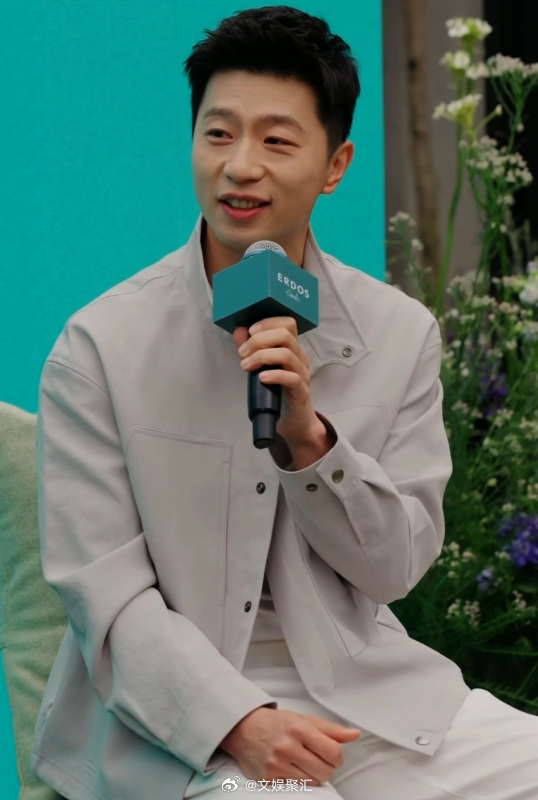 马龙把时间交给时间马龙真做到了即兴生长马龙用自身经历告诉我们，成长不必慌张，即兴