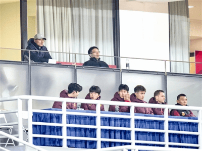 津媒：邵佳一刻意回避媒体关注，新国足明年一月有望亮相