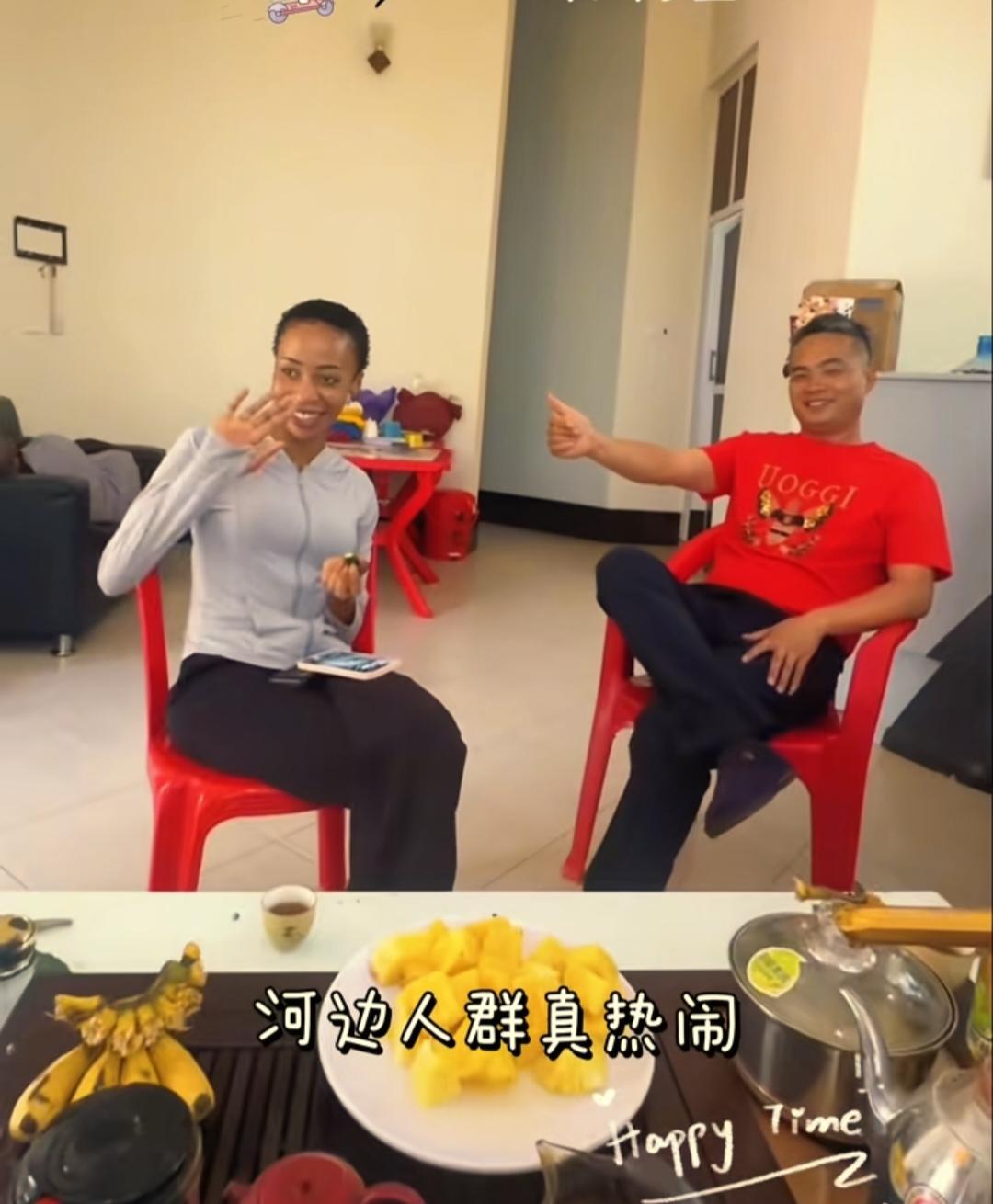 现在全网最糟心的女人就是菲利斯了吧！​
不是因为账号被停更也不是因为杜兵的原因而