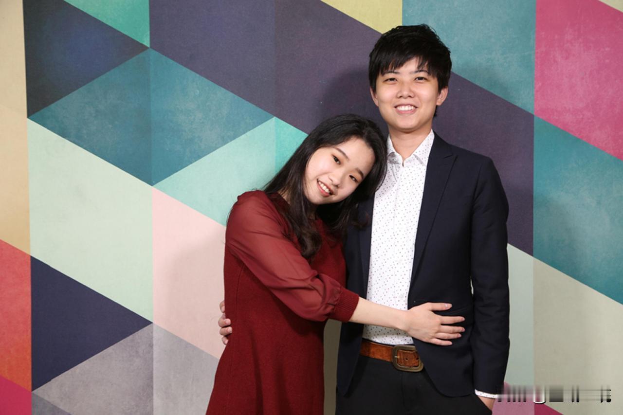 吴思瑶办公室主任参选2026新北市议员

民进党立委吴思瑶立院办公室主任吴奕萱今