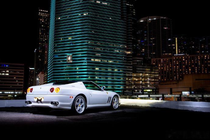 【致敬黄金年代的敞篷 GT— 法拉利 575 Superamerica】作为 5