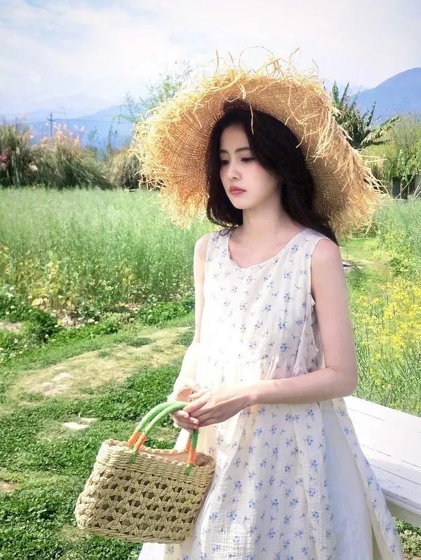 白鹿这套太清纯田园风了也 ​​​