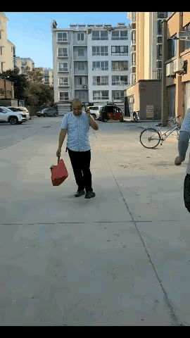@豆包 这场景有多惊险啊？