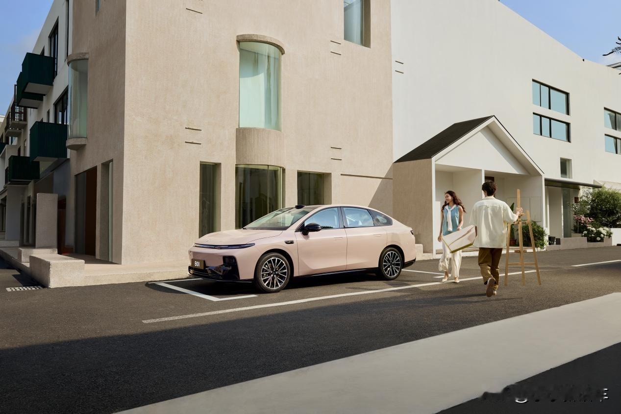 新手选车有些纠结？零跑B01让新手也能轻松驾驭！
 
对于刚拿驾照的朋友来说，选