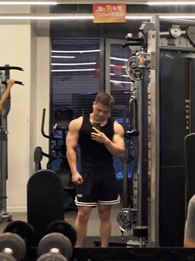 还得是宽肩
