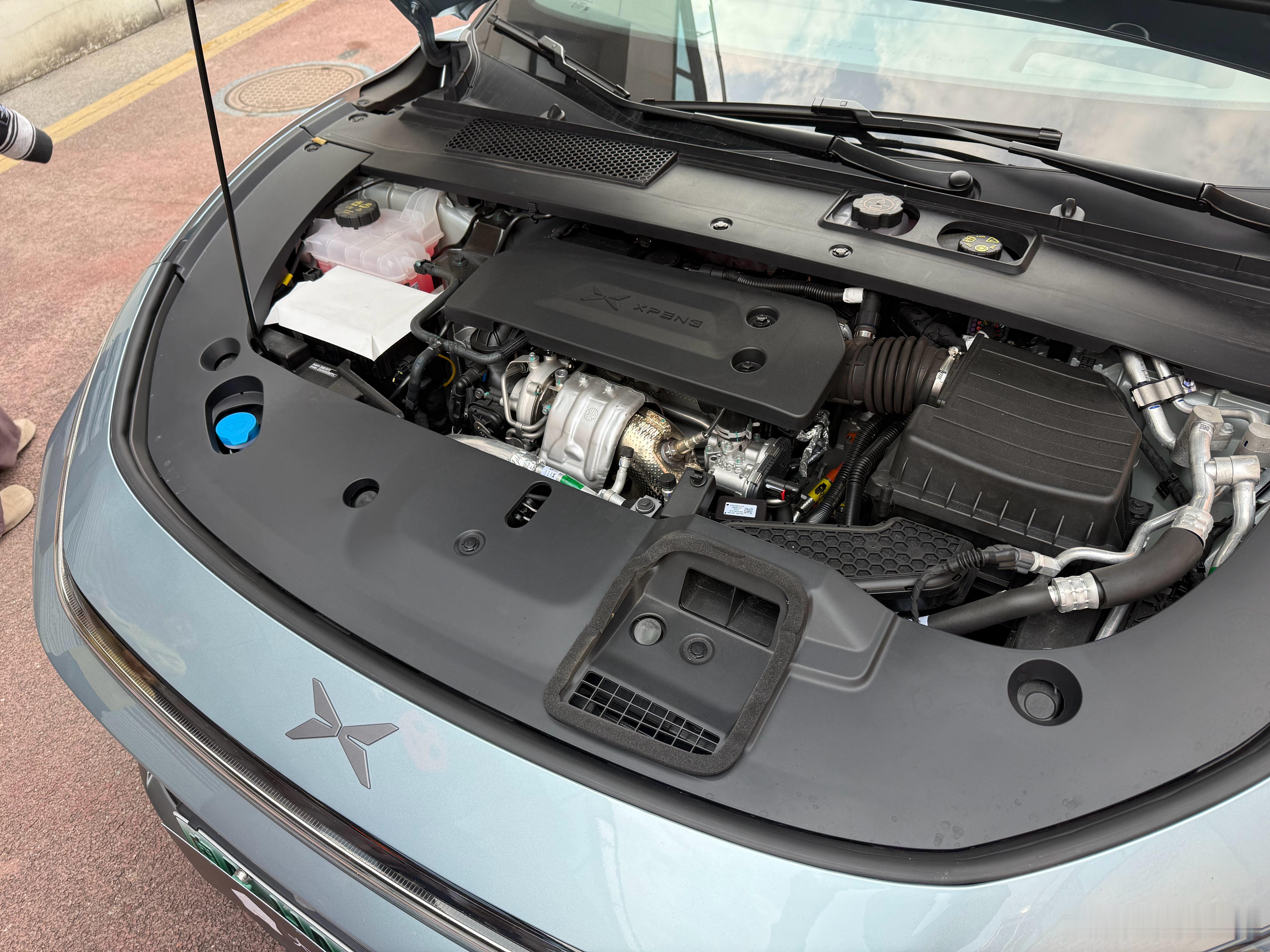 今天拍带发动机的小鹏 