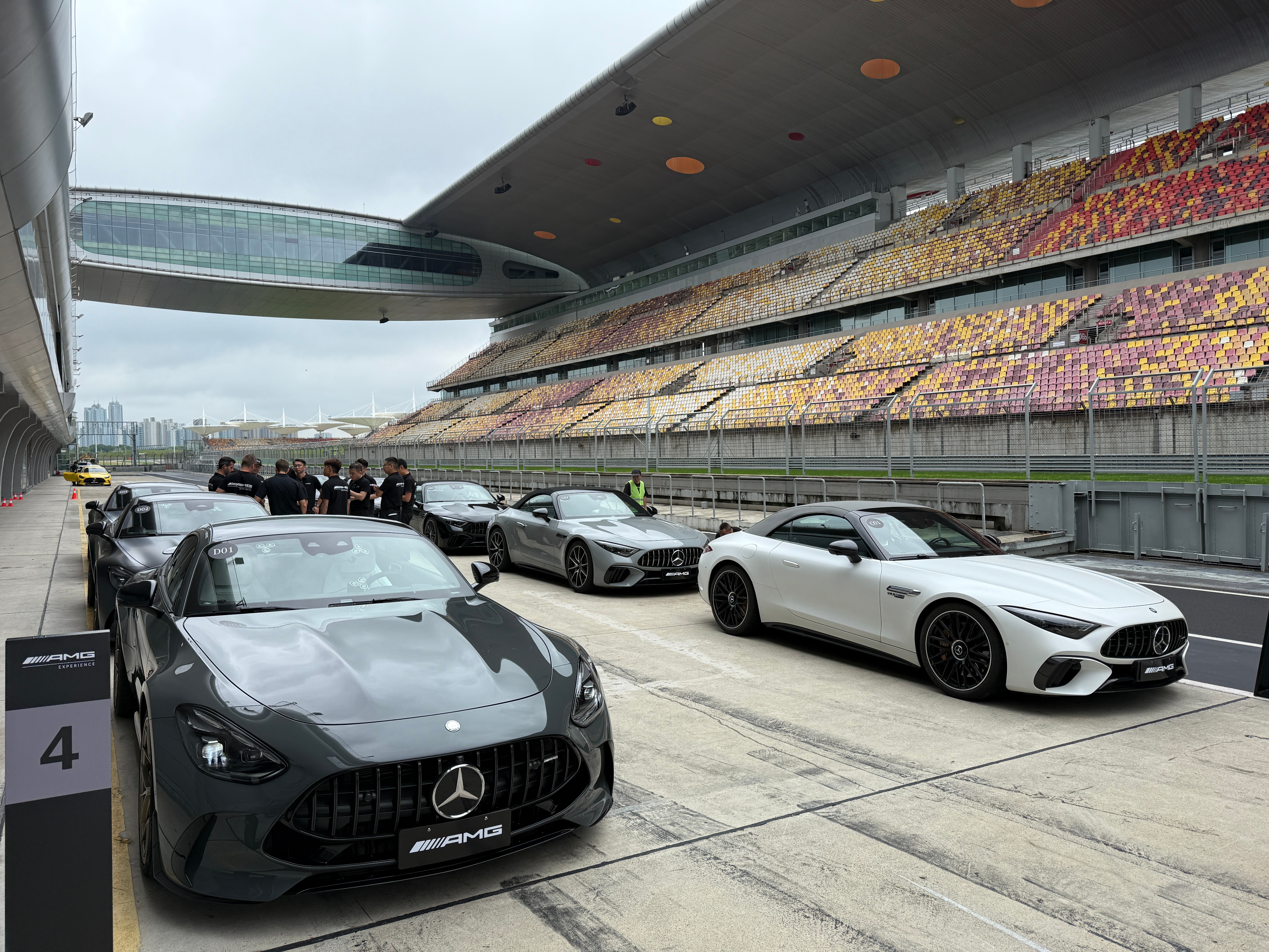早啊～AMG！  ​​​
