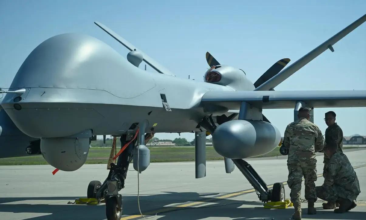 突发！美国破天荒空袭委境内，特朗普亲口证实，西半球要变天？
 
美国当地时间20