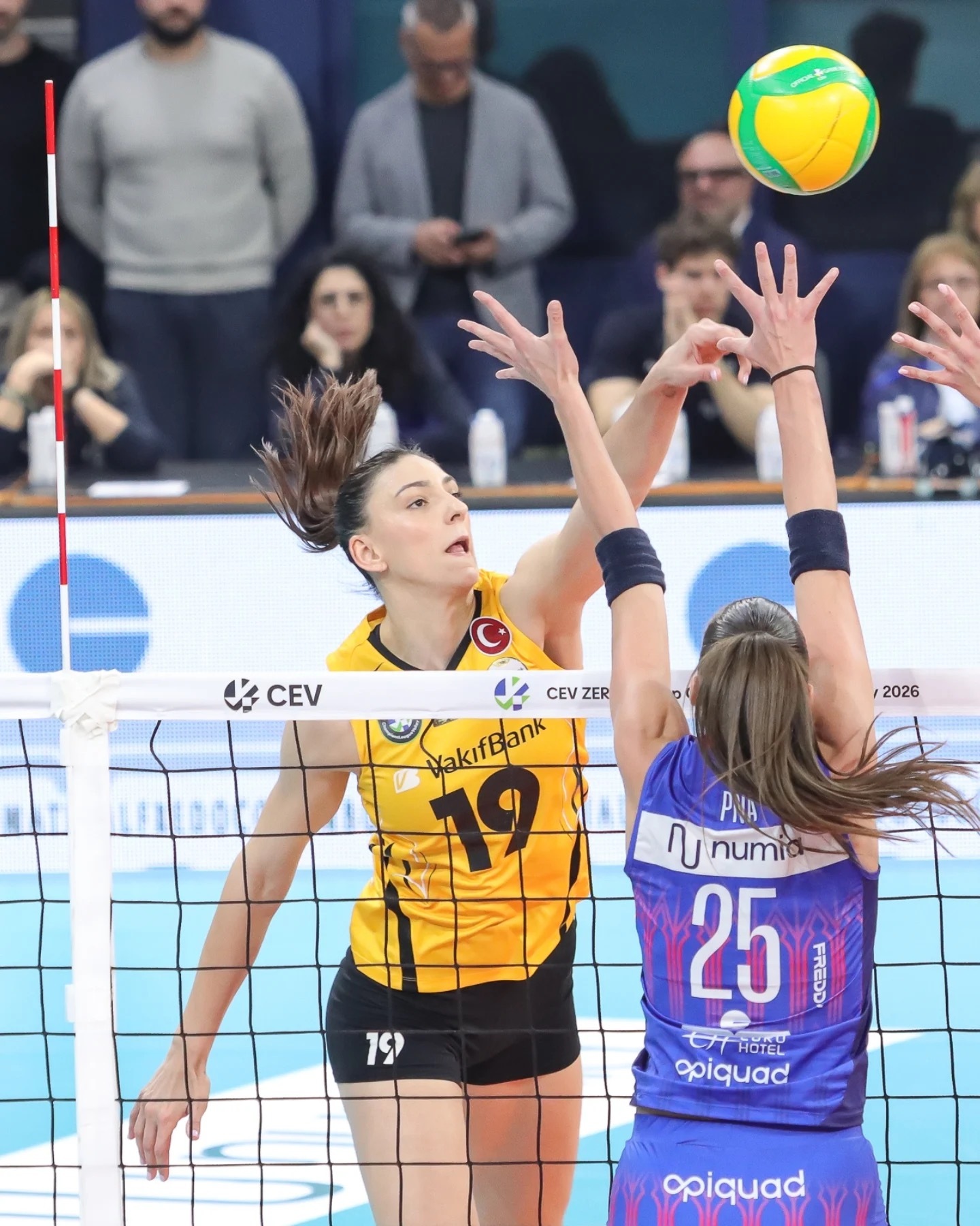 瓦基弗银行客场让二追三，力克米兰，在两回合较量中占据先机！ 