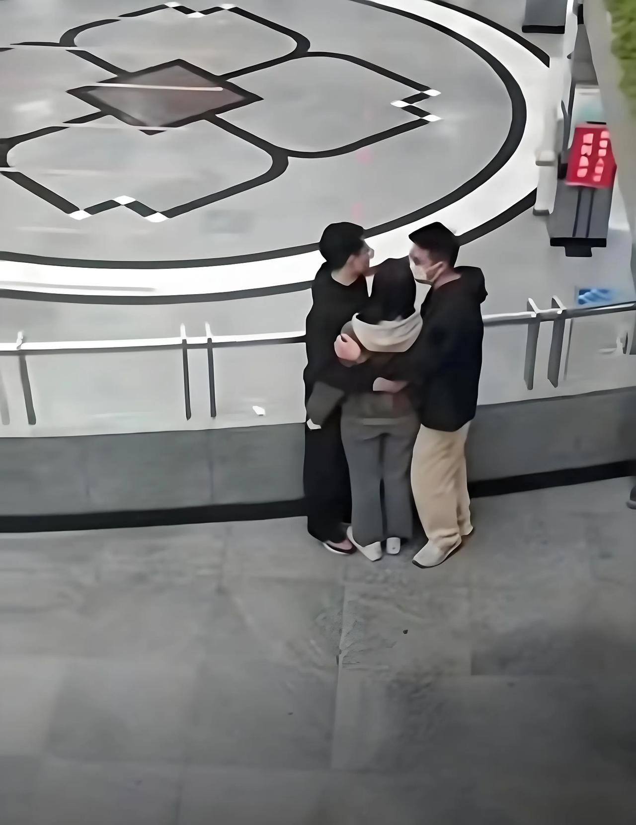 是年轻人的爱情吗？还是什么情况？真搞不懂！