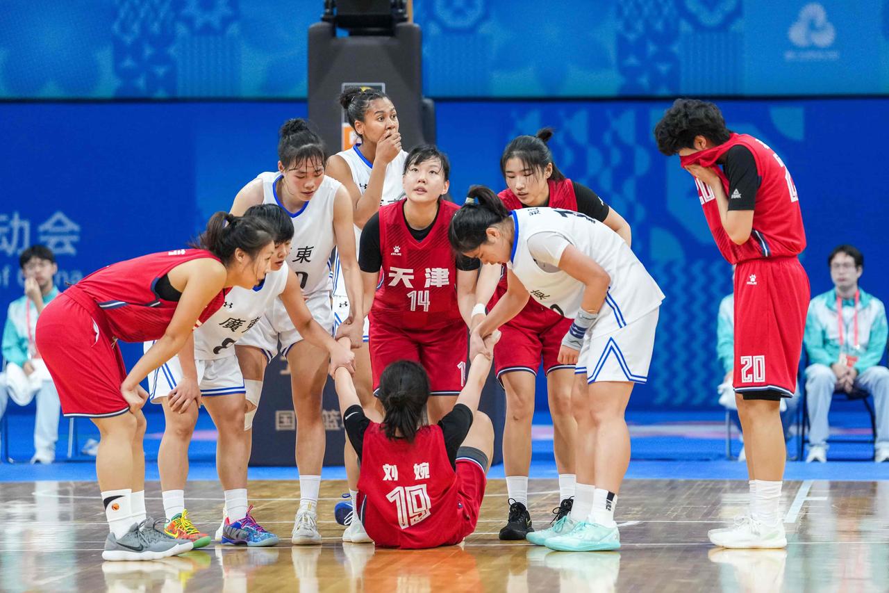 今天女篮8场比赛结果全部出炉！
以及各自打进全运会八强的情况。

首先是成年组女