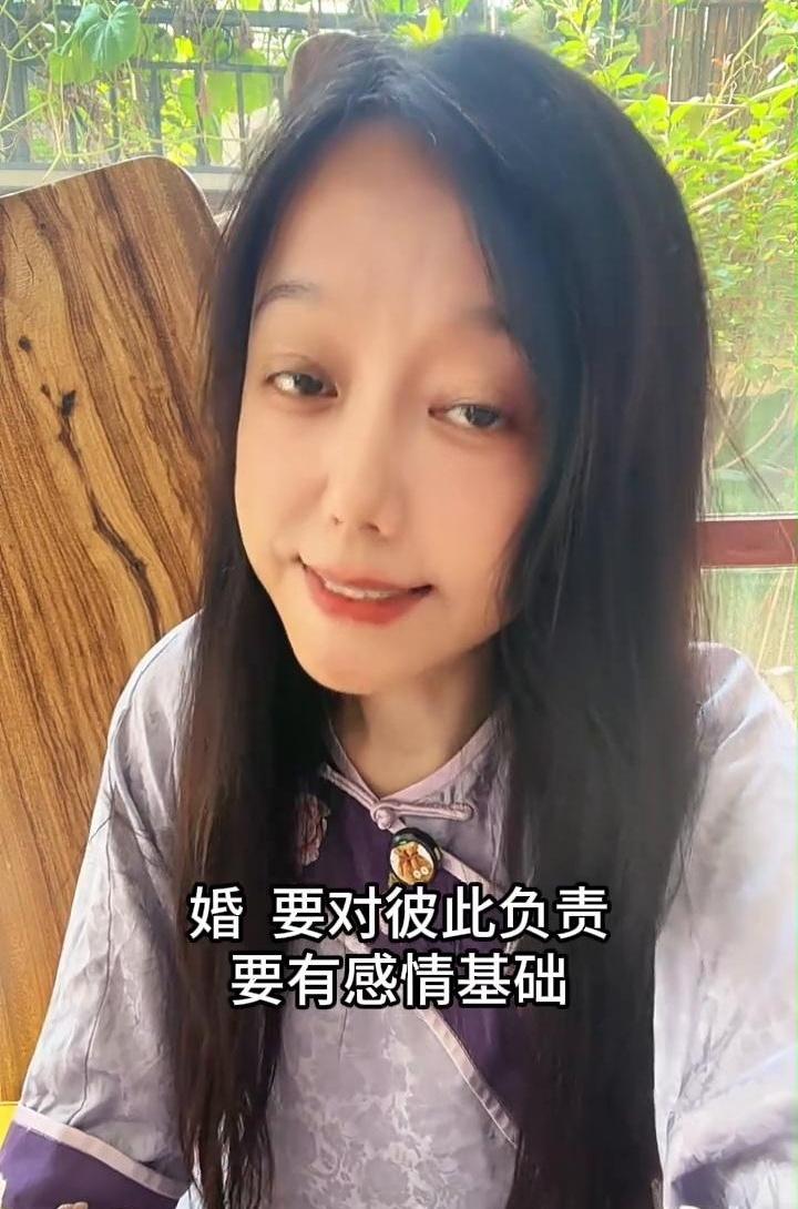 卫健委喊话抵制不正确的婚育观，我看完直拍大腿——这话总算说到点上了。

先说婚。