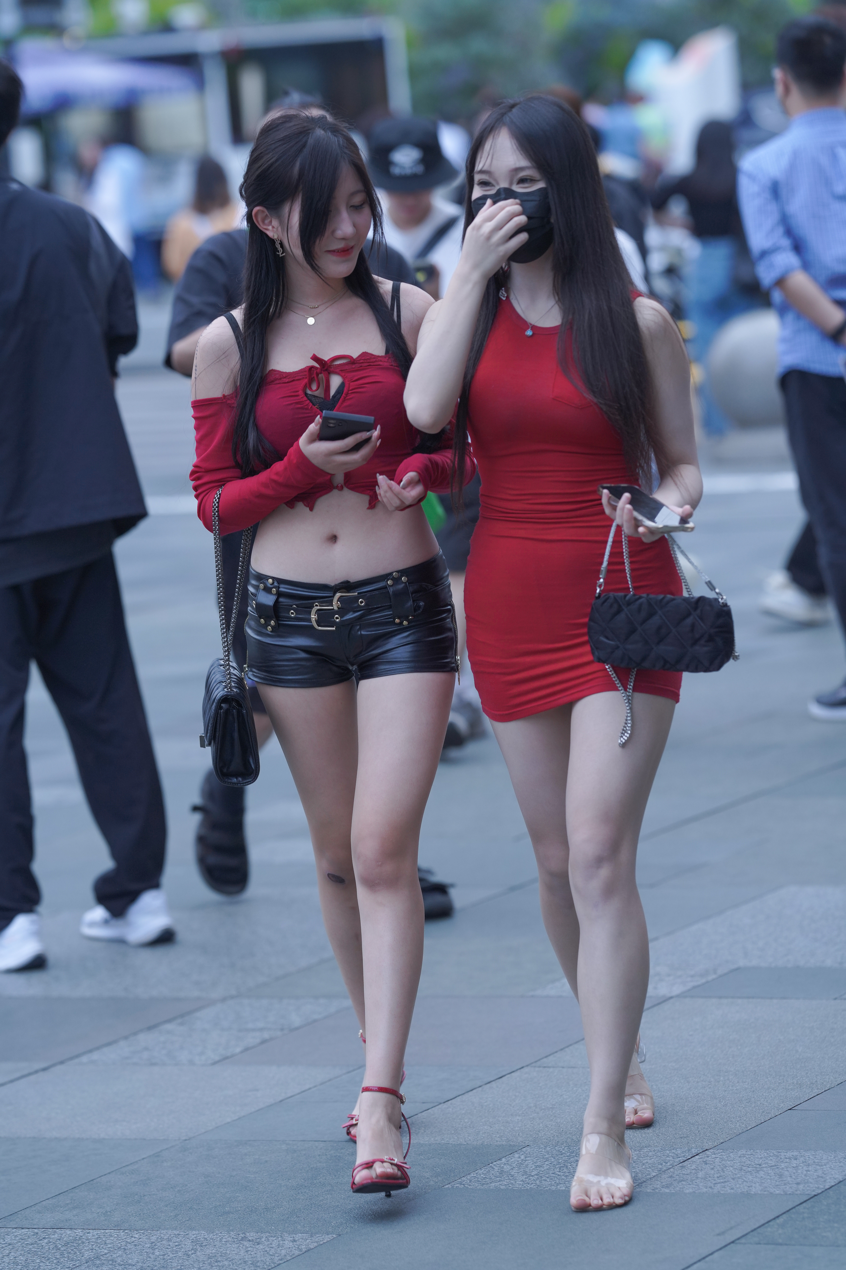 亮眼的红色搭配~~ ​​​