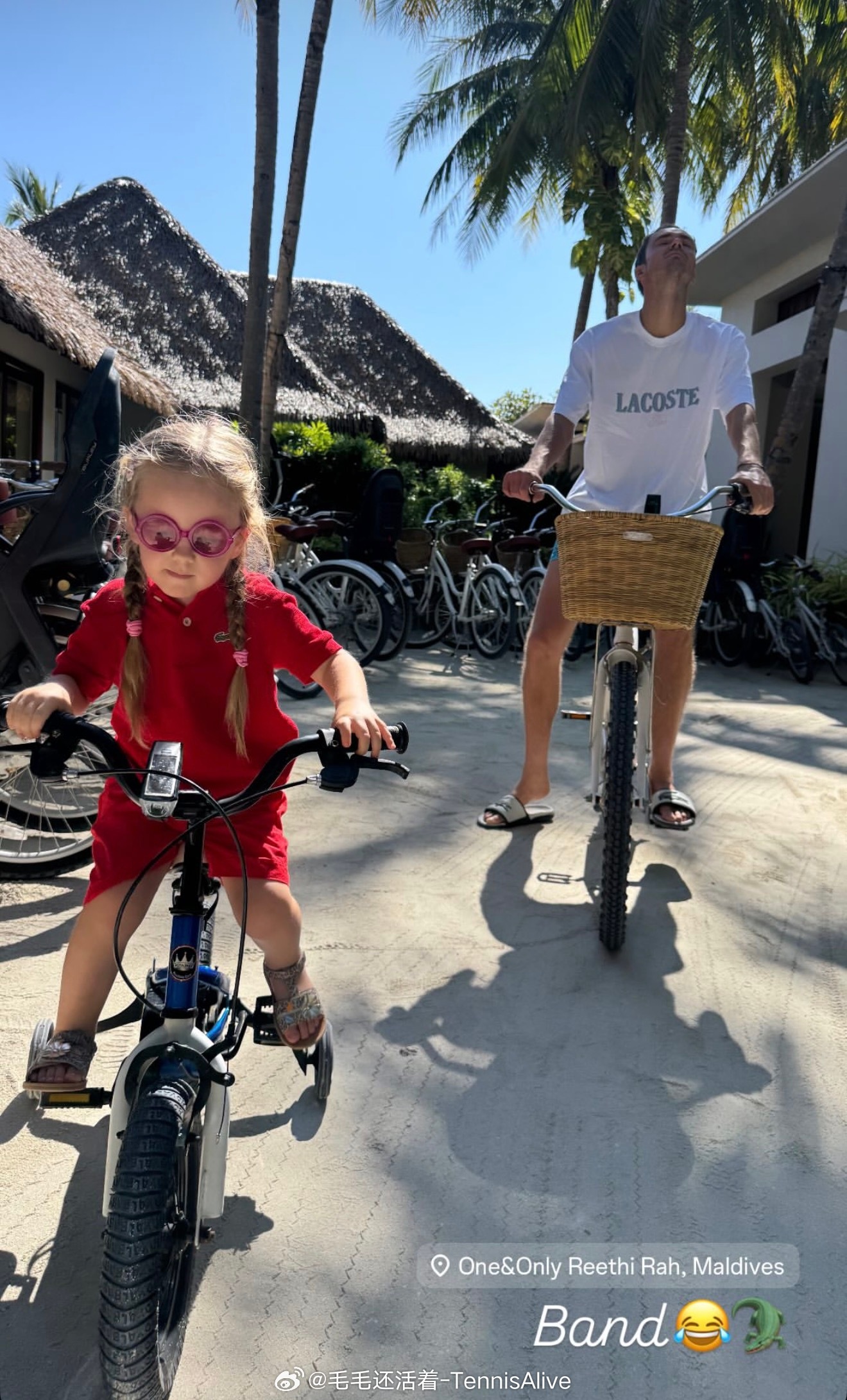 【梅德韦杰夫全家在马尔代夫旅行】感觉可以在马尔代夫举办个1000赛。网球talk