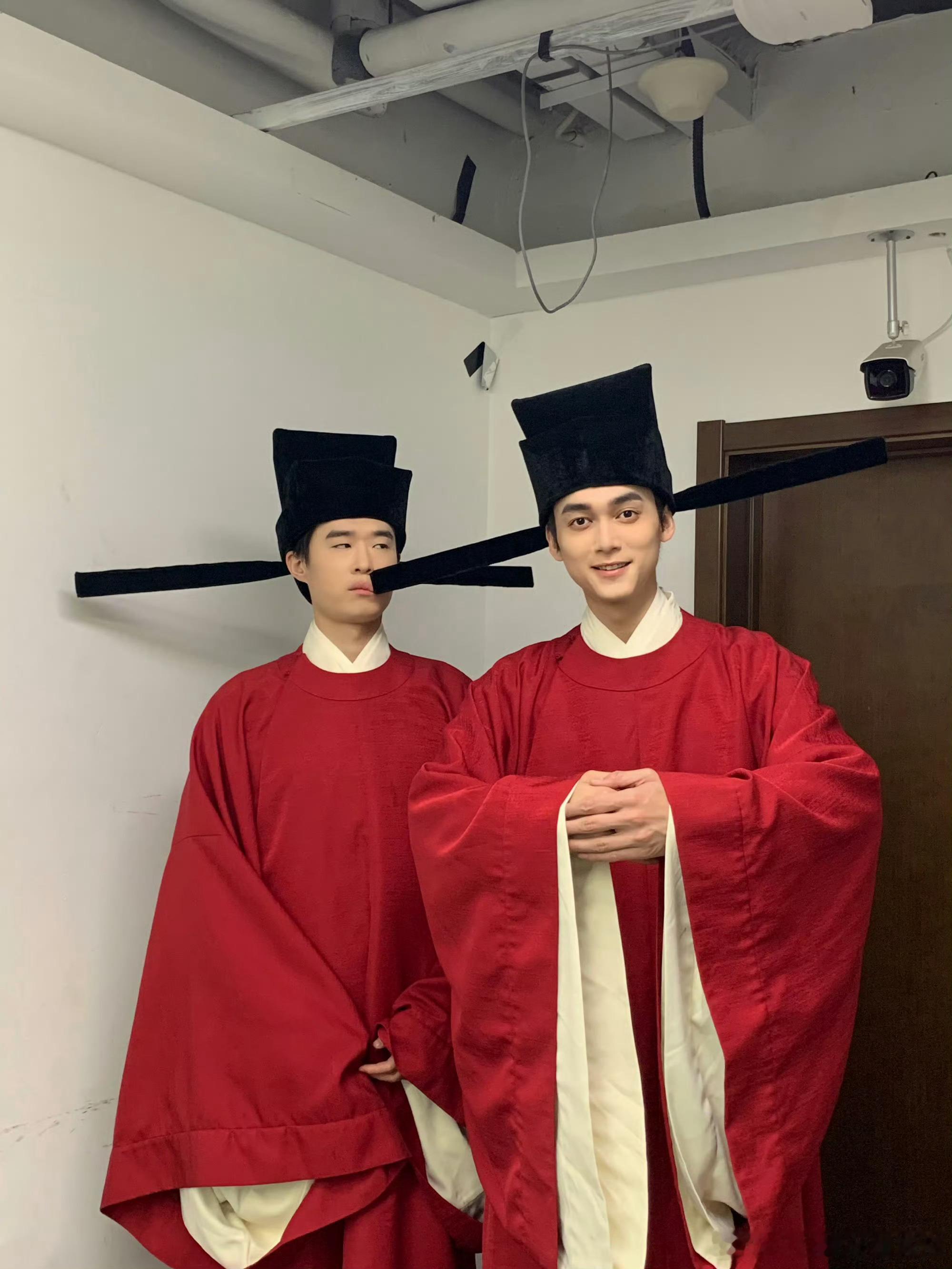 雷淞然你这操作简直把我们拿捏得死死的！还在评论区表现的很低调，让大家放低预期，根