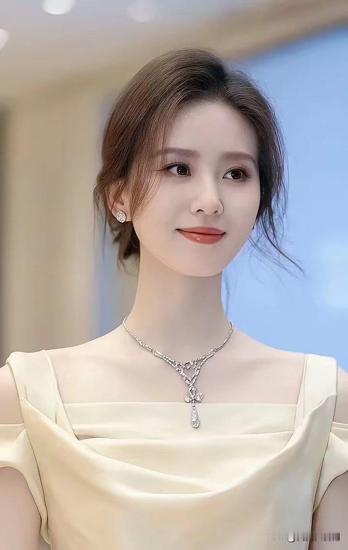 有一说一，刘诗诗目前在85花梯队里确实有点小尴尬了她亟需一部转型，并且能扭转大众