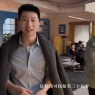 给我来一杯马龙做的咖啡 马龙在上海制作咖啡时的专业范儿令人赞叹。他仔细把控每个制
