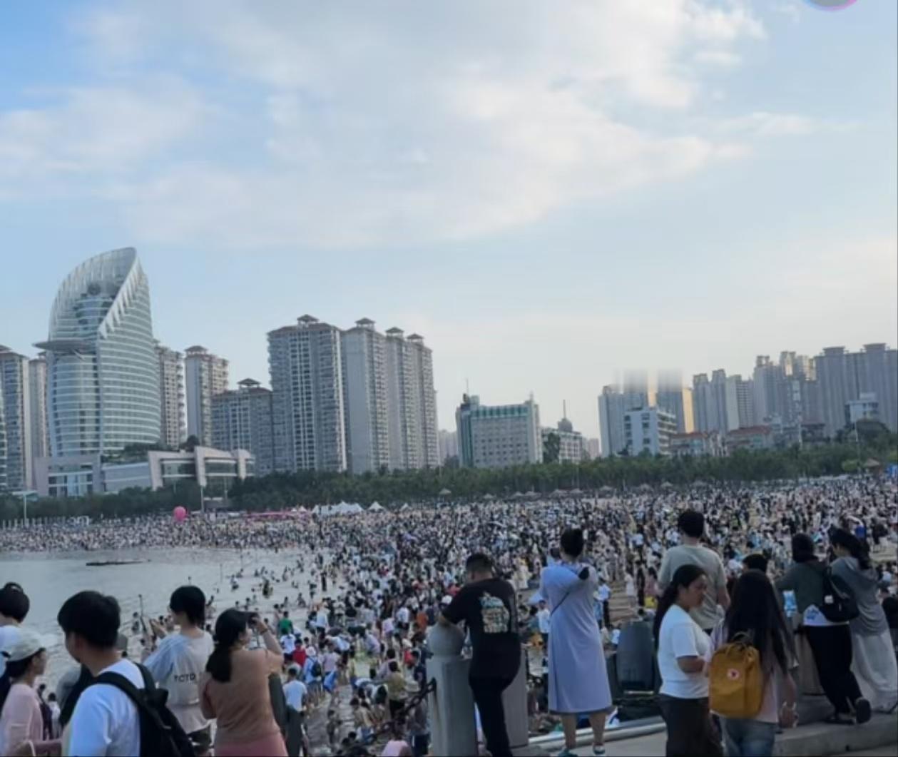 假期都是人还是在家躺平舒服[喵喵] ​​​